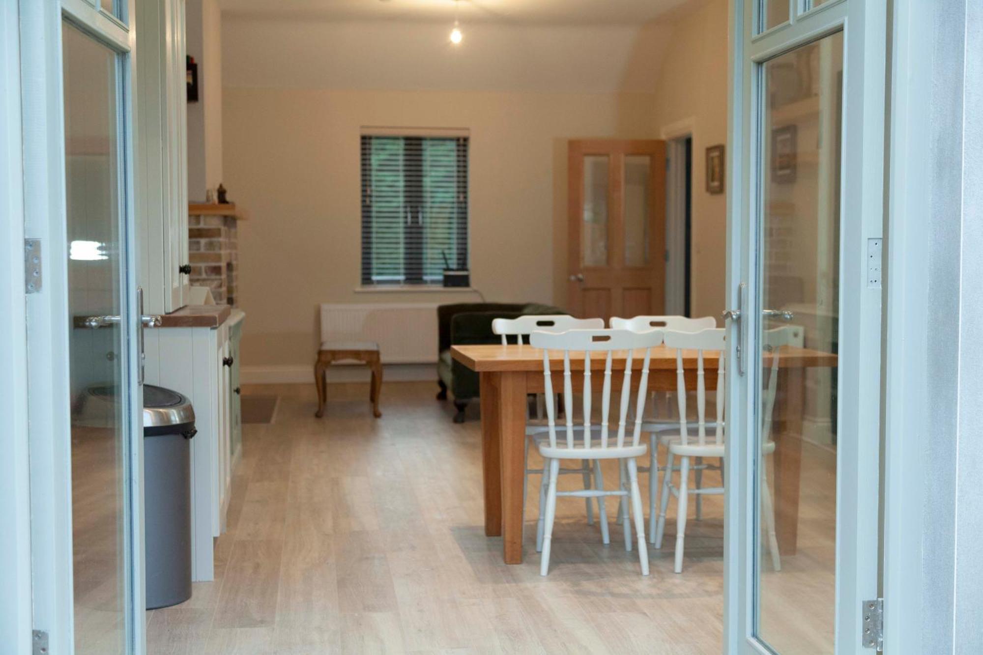 Lavender Cottage - 2 Bedroom Home 纽布里奇 外观 照片